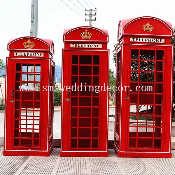 red telephone booth